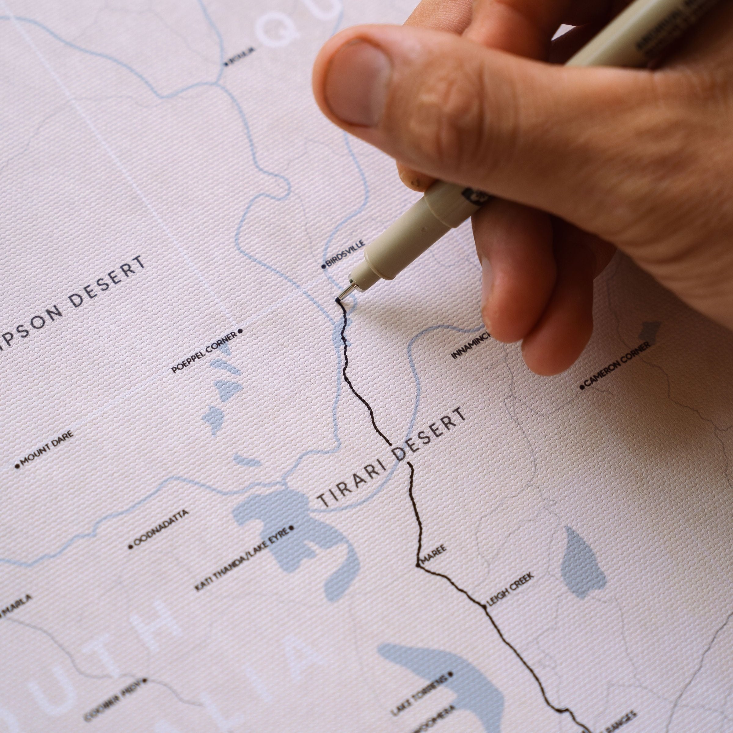 Louvered Map Lapmap (Rolled Canvas)